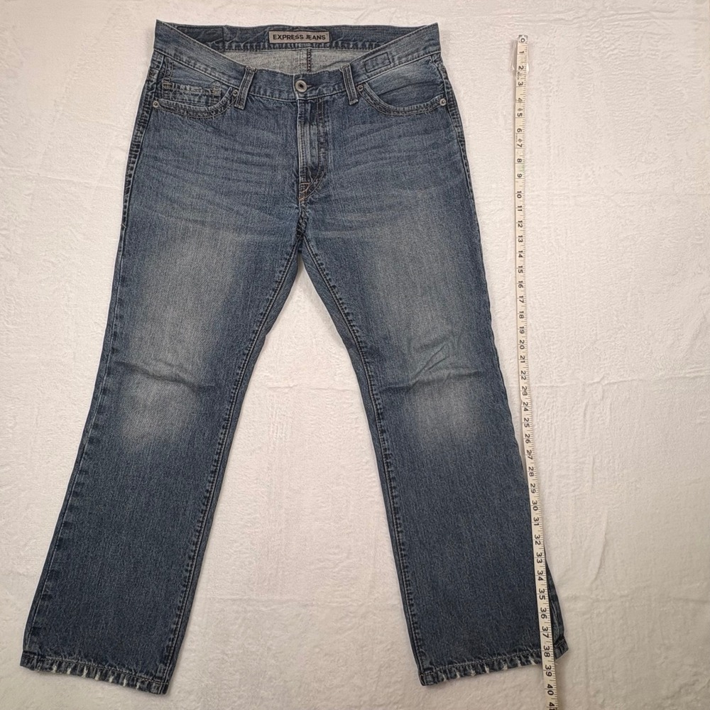 Express Kingston Classic Fit Boot Cut Jeans Mens 34x30 Medium Wash Blue Denim